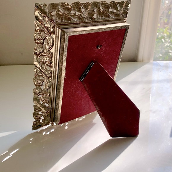 Vintage 1960’s Ornate Whitewashed Brass Filigree Picture Frame for 5”x7” Photo - Picture 2 of 3